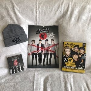 REDUCED! 5 SECONDS OF SUMMER MERCH BUNDLE!